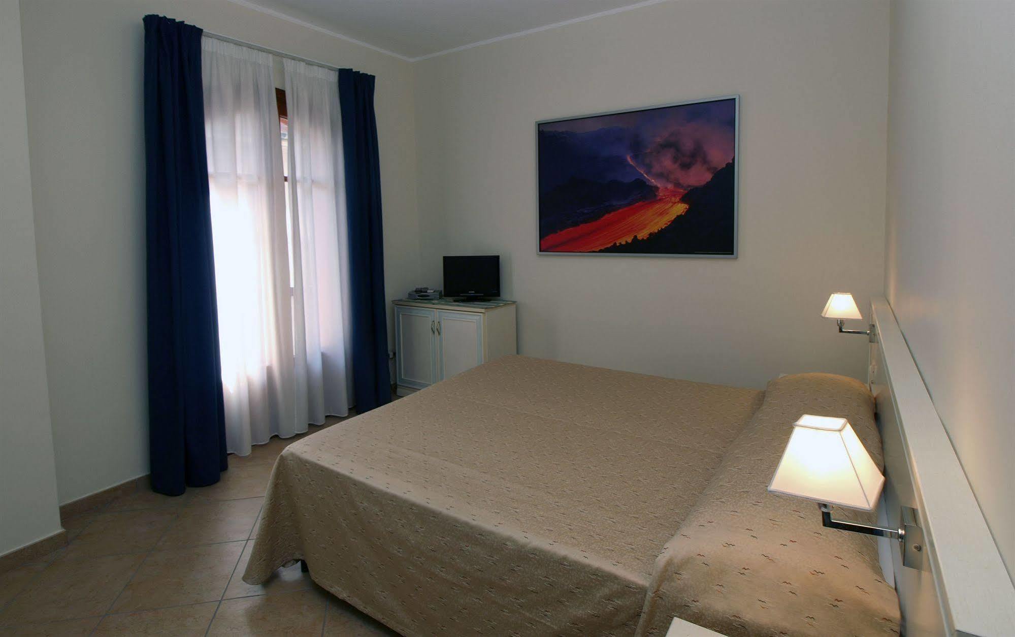 Kalaskiso' Giardini-Naxos Habitación foto